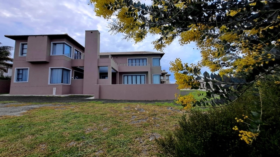 4 Bedroom Property for Sale in The Hill Western Cape